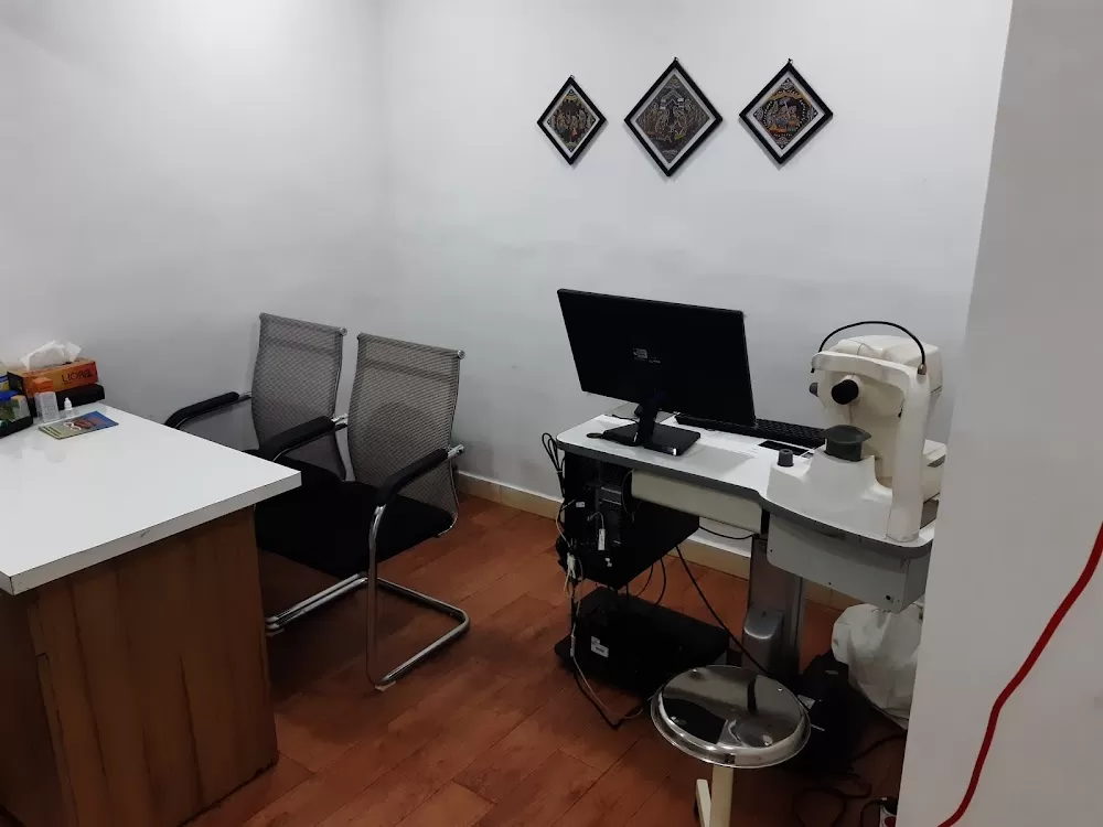 Drishti Eye Care - Best Eye Clinic in Bhopal | Cataract | Glaucoma | Lasik | Retina | Eye Doctor | Surgeon | Bhopal - Photo 2