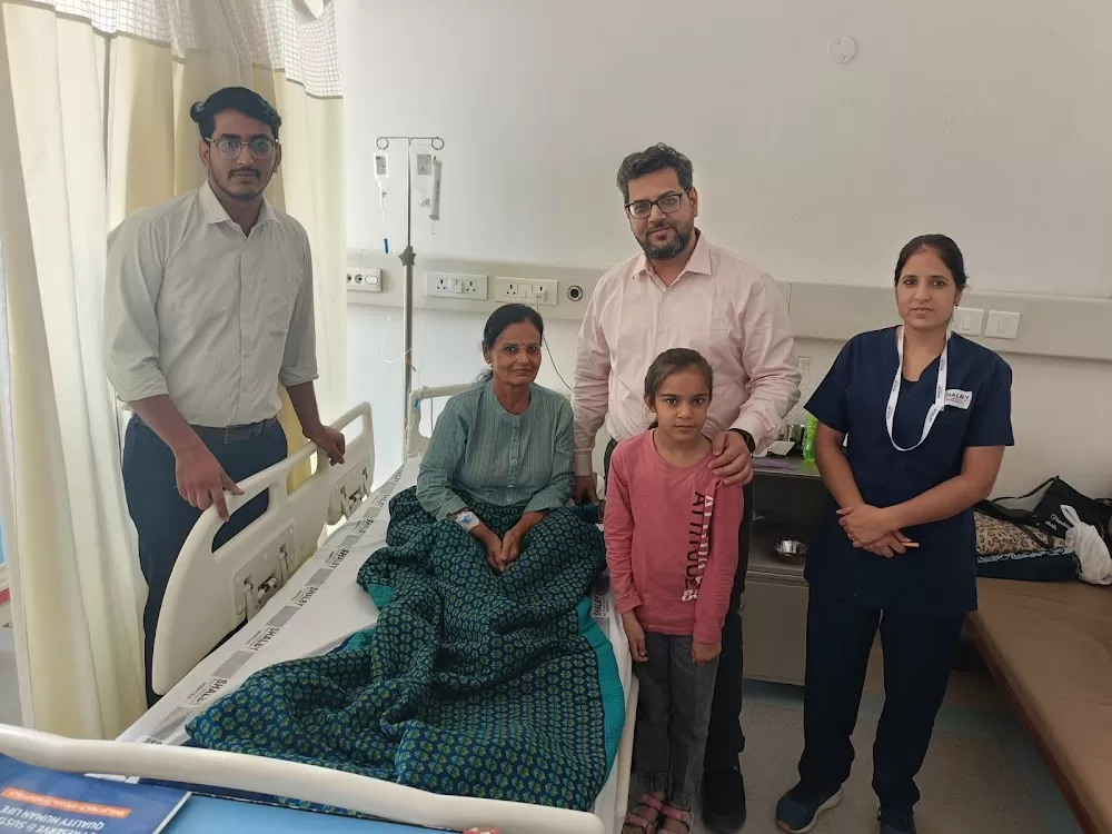 Dr. Pankaj Gulati, Best Pulmonologist in Jaipur, Asthma,Allergy,COPD & TB specialist doctor - Photo 5