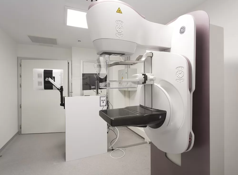 Centro Médico Quirónsalud Valdebebas - Photo 4