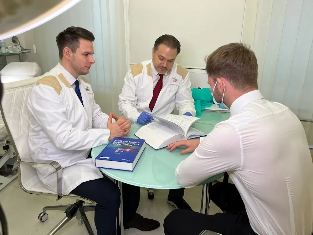 dr. Pataki Gergely plasztikai sebész - Photo 2