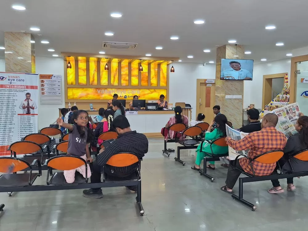 Vasan Eye Care Hospital - (Vadapalani, Chennai) - Photo 1