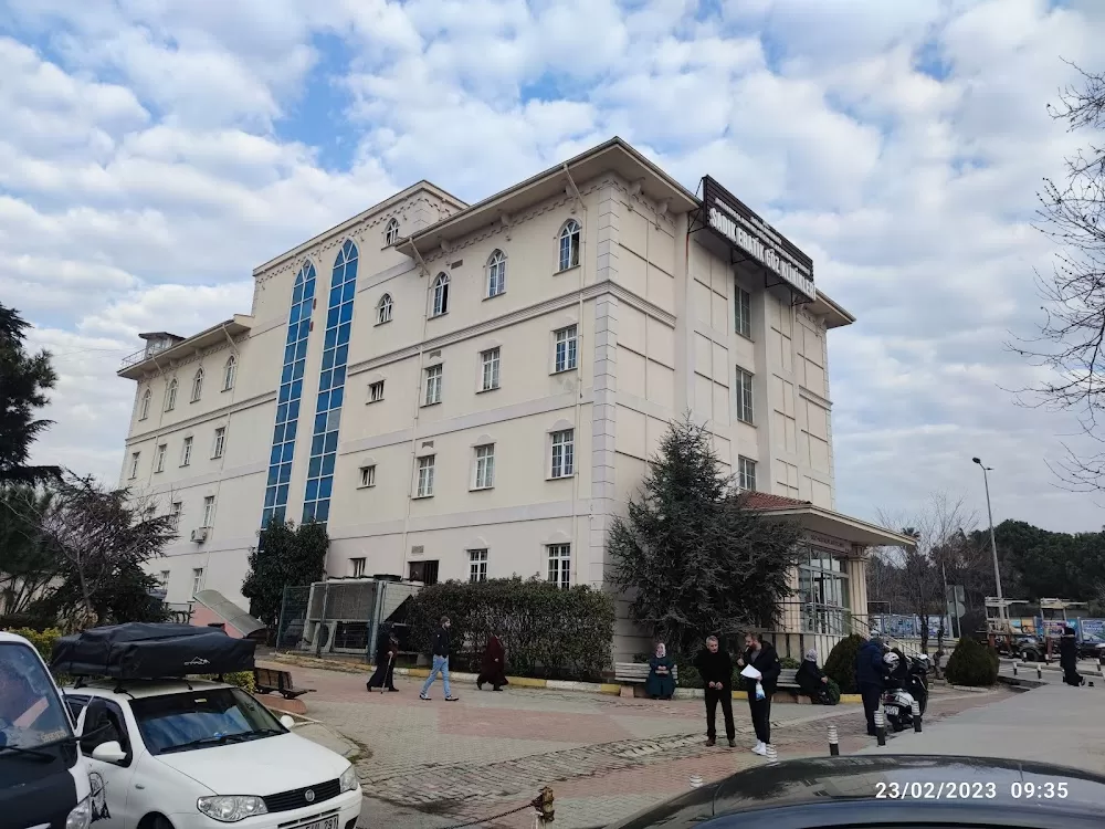 SBÜ Haydarpaşa Numune Eğitim ve Araştırma Hastanesi Sadık Eratik Göz Kliniği - Photo 3