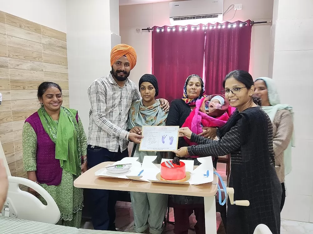 Dr Anshu Syed - Photo 5