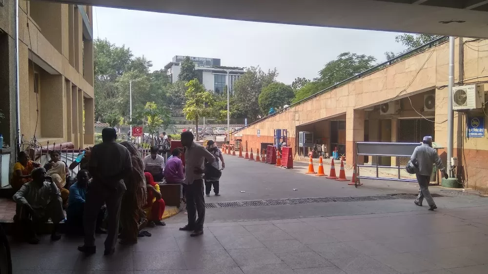 AIIMS Jai Prakash Narayan Apex Trauma Center - Photo 5