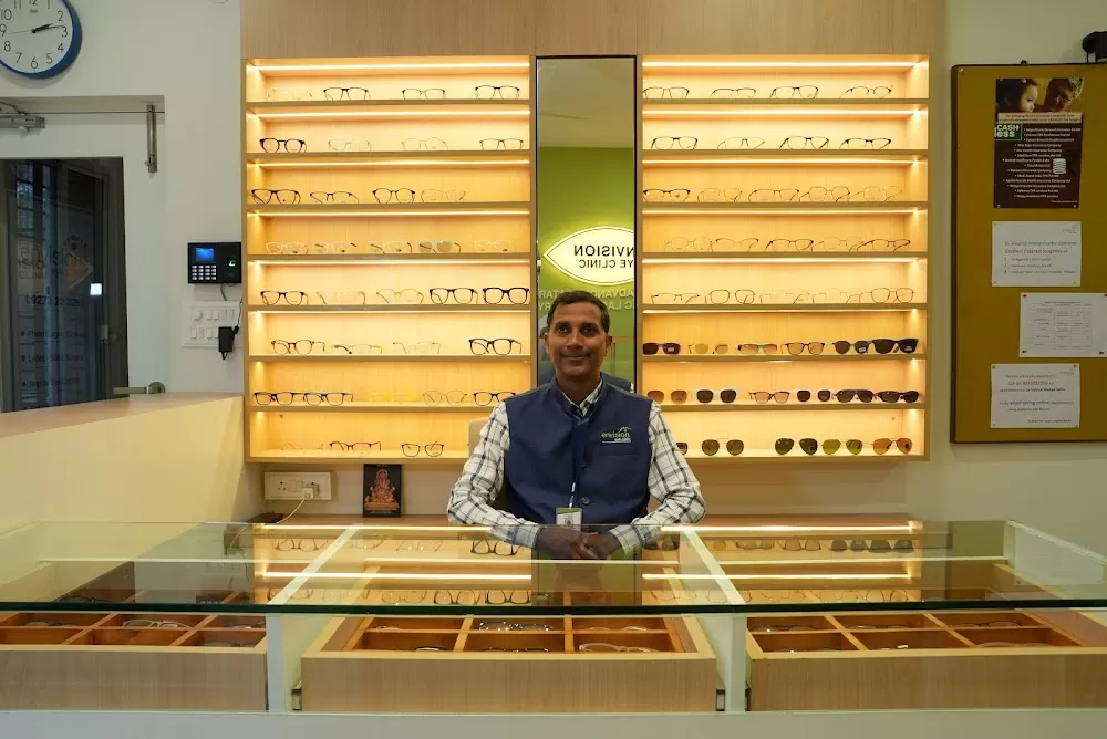 Envision Eye Clinic Cataract and LASIK Surgery Center - Photo 3