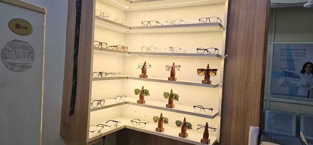 Vishwas Eye Hospital - Dr. Parul Goyal Eye Specialist in Zirakpur - Photo 3