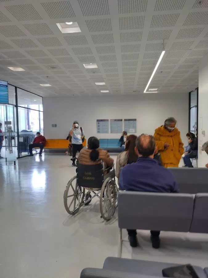 Los Cobos Medical Center 👍 - Photo 4