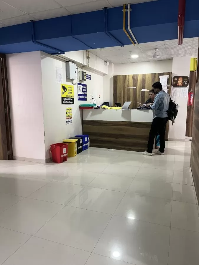 Dr. Lalit Banswal - Best Cancer Specialist in Pune | Chief Cancer & GI Surgeon | Laparoscopic & Robotic Surgeon in Pune - Photo 5