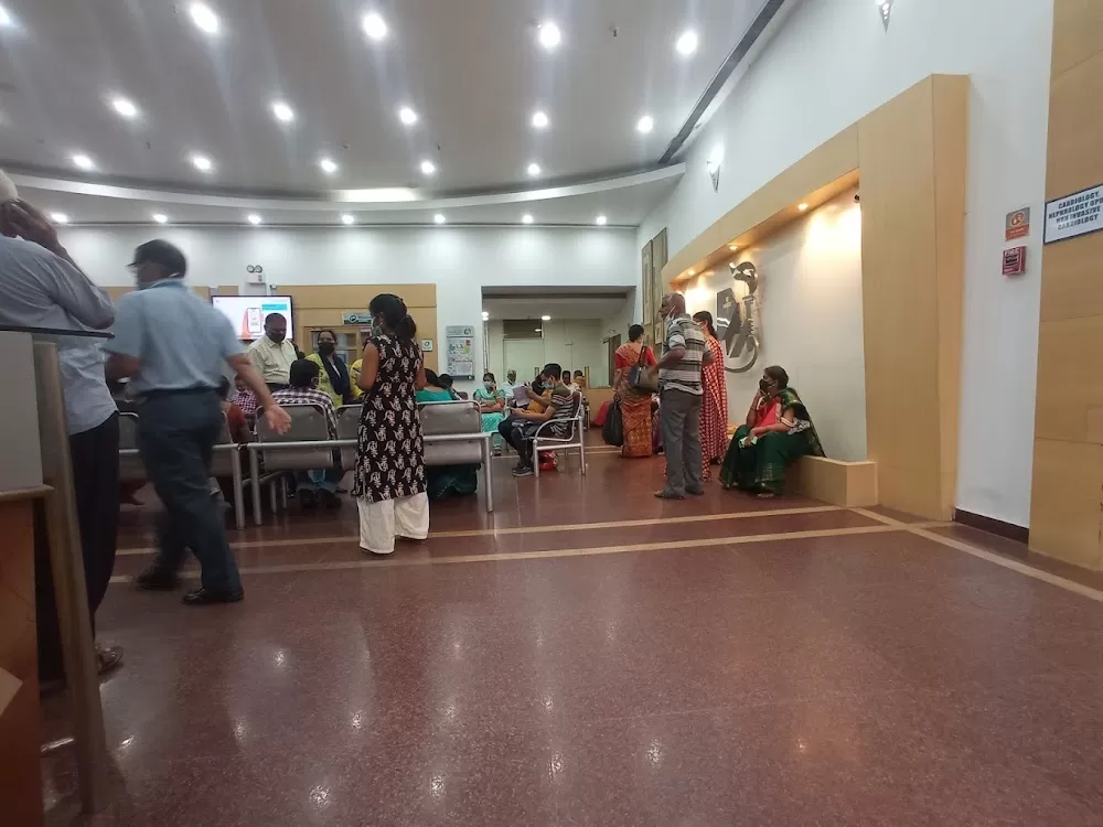 Best Pulmonologist - Dr. Suresh | Apollo Hospitals | Kolkata - Photo 1