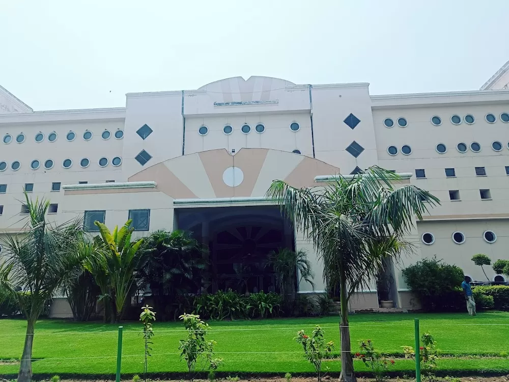 Dr. Smita Malhotra - Photo 8