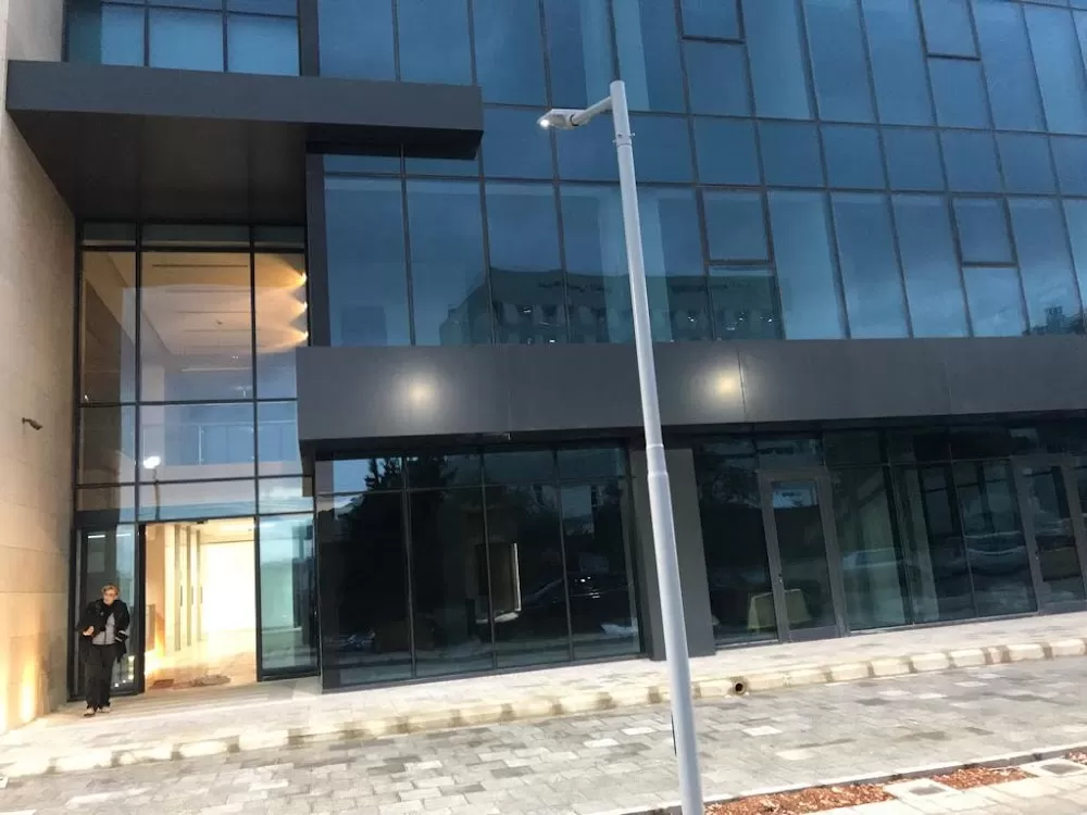 Dahdaleh Center - Photo 1