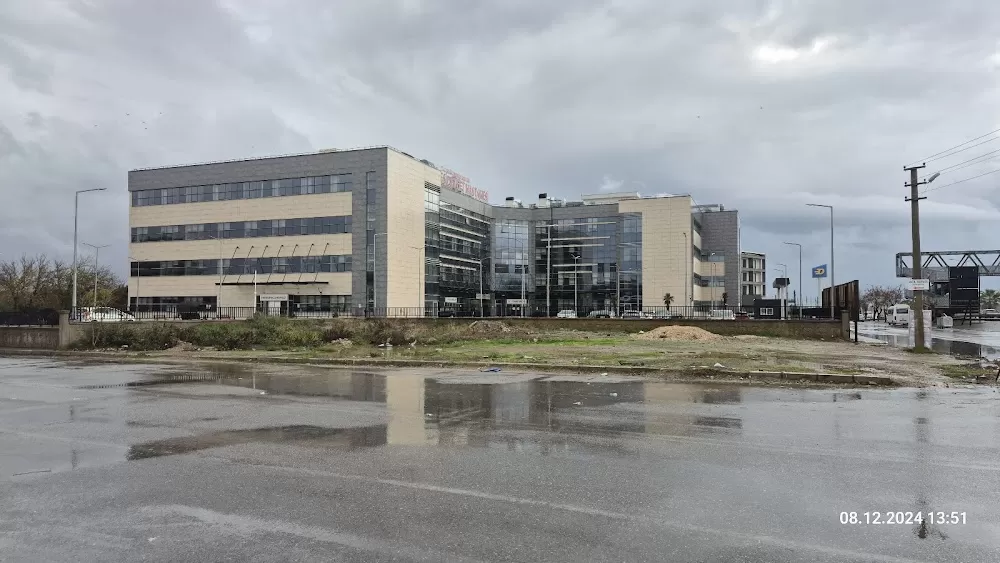 Menderes Devlet Hastanesi - Photo 2