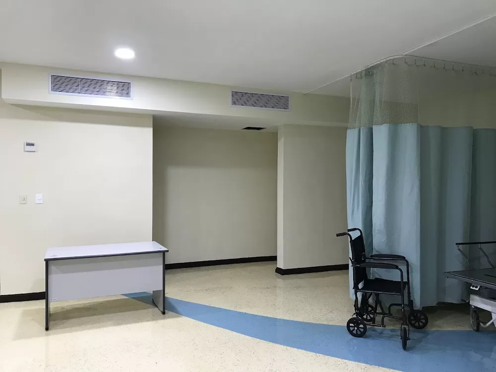 Centro Metropolitano de Especialidades Médicas - Photo 7