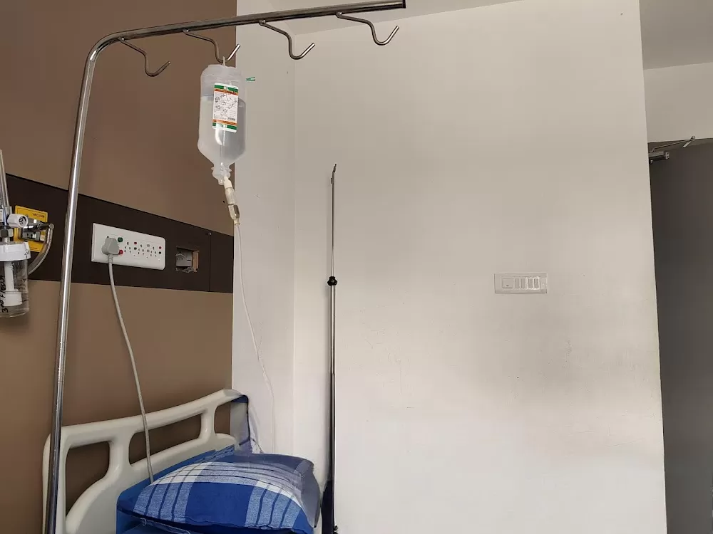 V-Care Hospital - Photo 6