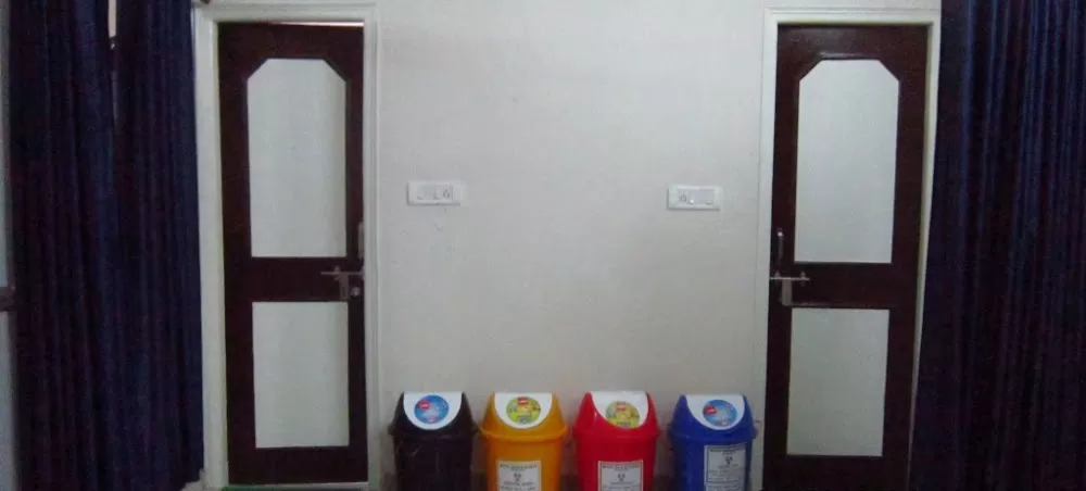 Bhopal Ayurvedic Center By Dr M P Patel IMS BHU (Piles Fistula Fissure Pilonidal Sinus Kshar Sutra Center) - Photo 8