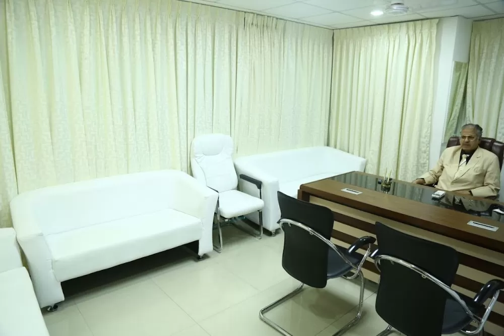 KKR HOSPITAL - Photo 4