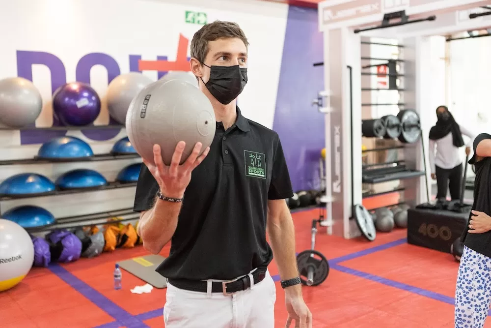 KINGS PARK SPORTS MEDICINE CENTRE - Photo 5