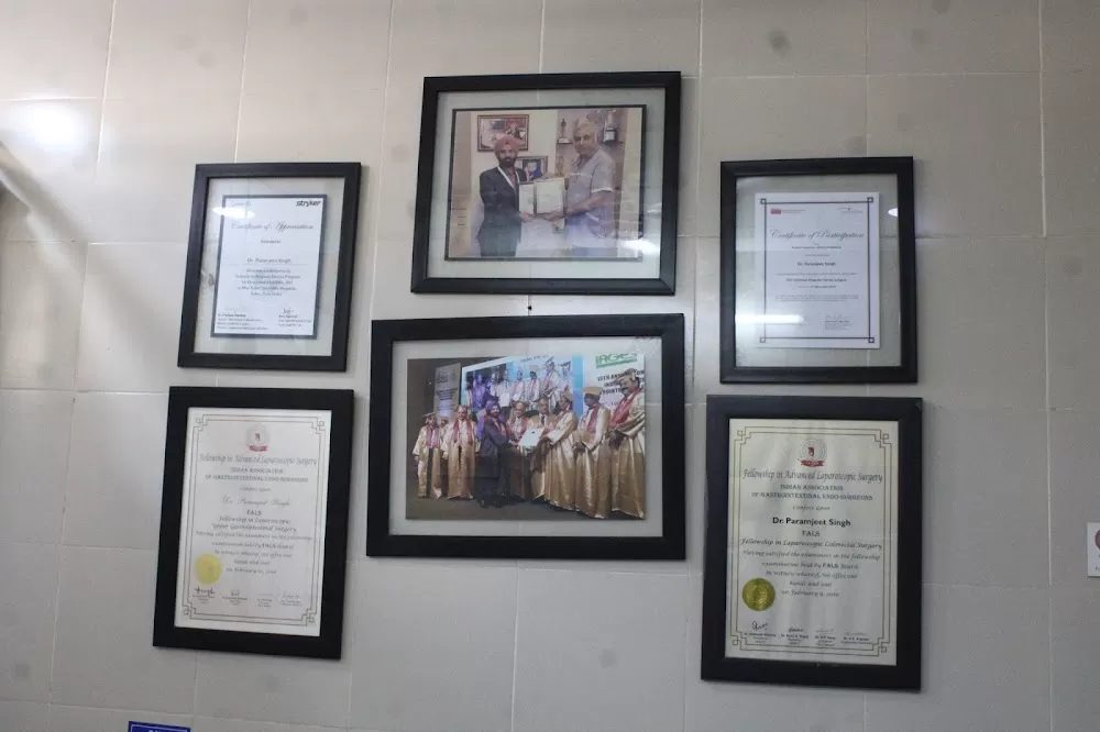 𝗗𝗿. 𝗣𝗮𝗿𝗮𝗺𝗷𝗲𝗲𝘁 𝗦𝗶𝗻𝗴𝗵 -Best Laparoscopic Surgeon/Best General Surgeon/ Best Proctologist/ Best Piles Surgeon - Photo 3