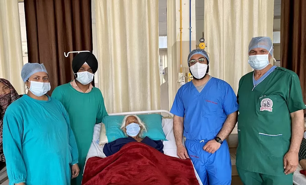 𝗗𝗿. 𝗔𝗺𝗮𝗻𝗱𝗲𝗲𝗽 𝗦𝗶𝗻𝗴𝗵 𝗔𝗷𝗺𝗮𝗻𝗶 - Best Orthopaedic Doctor in Ludhiana ( GTB Hospital ) - Photo 4