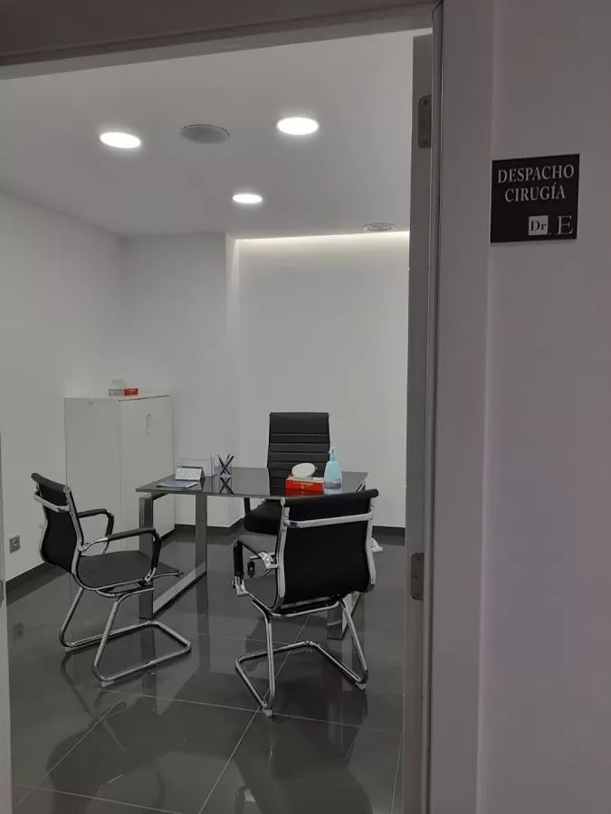 Clinica Esquivel Barcelona - Photo 8