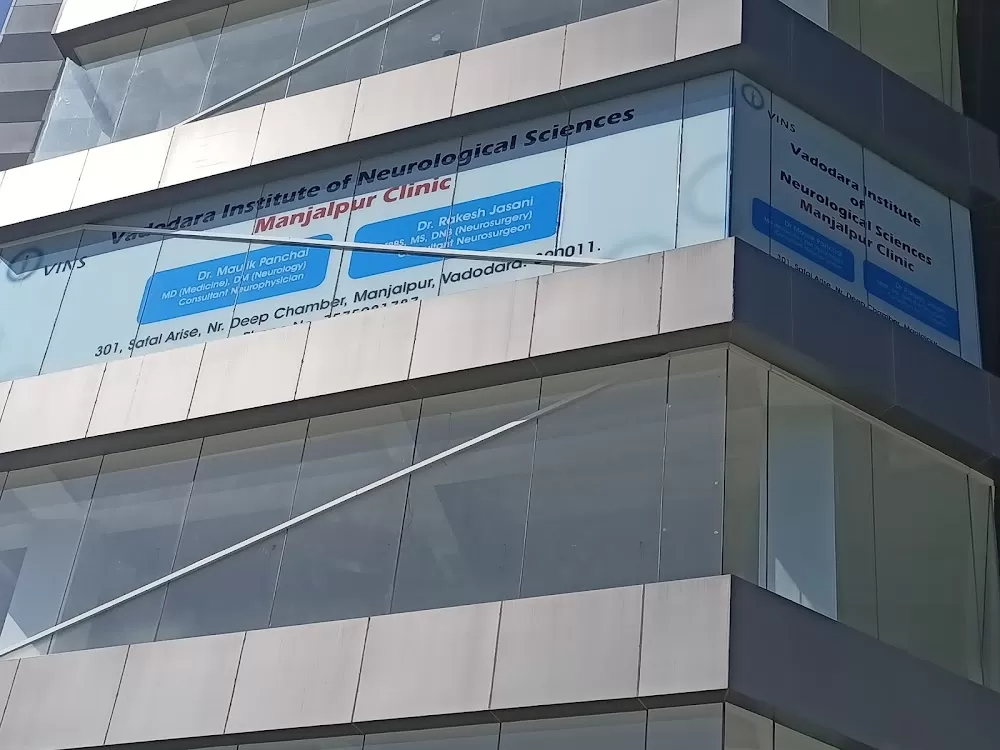 VINS Manjalpur Clinic-Dr Maulik Panchal | Neurologist | Neurophysician | Brain and spine | Migraine | Vertigo doctor | - Photo 8