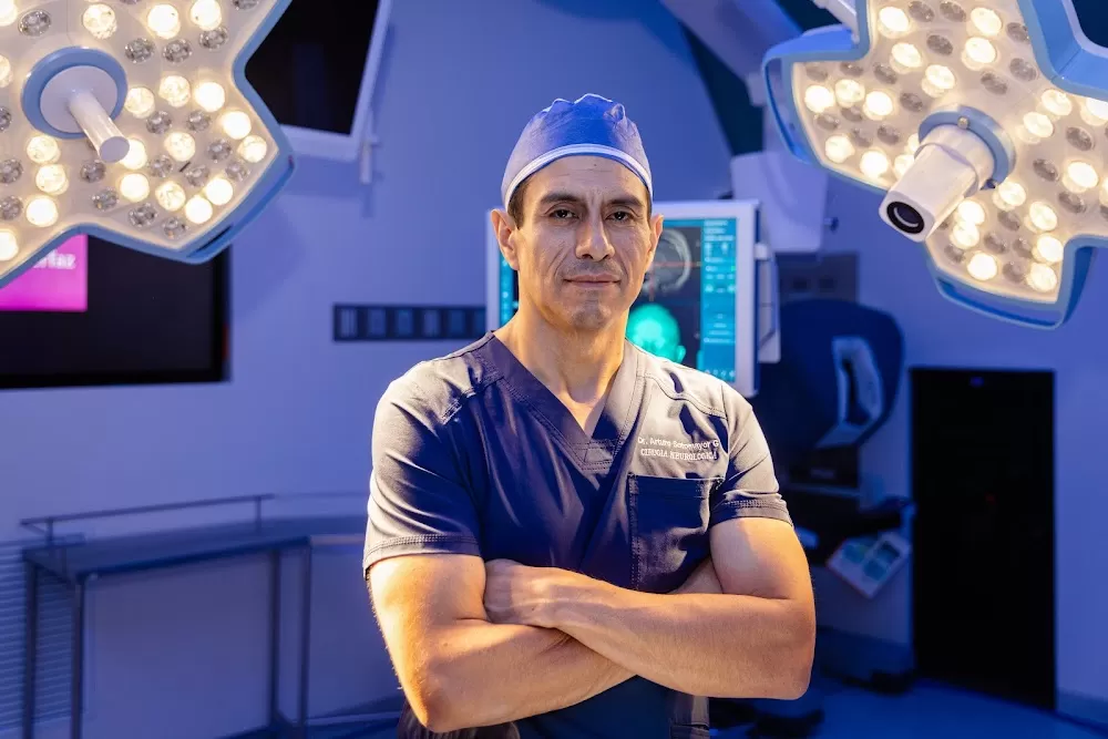 Dr. Arturo Sotomayor - Neurocirujano - Photo 2
