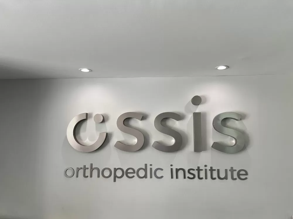 Traumatologo Ortopedista en Monterrey,Dr.Arturo Reyes Mares,Hospital Ossis Orthopedic Institute - Photo 1