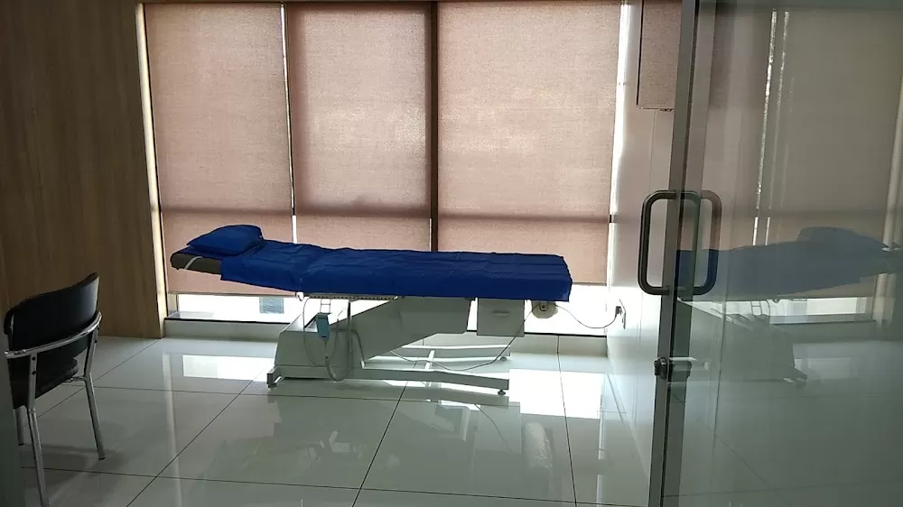 𝗞𝗿𝗶𝘀𝗵𝗻𝗮 𝗖𝗲𝗻𝘁𝗿𝗲 - Best Joint Replacement Hospital in Vadodara - Photo 6
