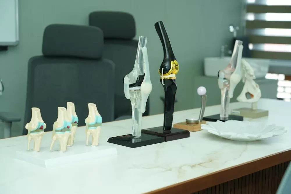 AHMEDABAD ORTHOPAEDIC CENTRE - Photo 4