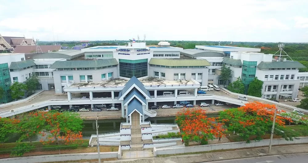 ศูนย์การแพทย์กาญจนาภิเษก คณะแพทยศาสตร์ศิริราชพยาบาล มหาวิทยาลัยมหิดล - Photo 2