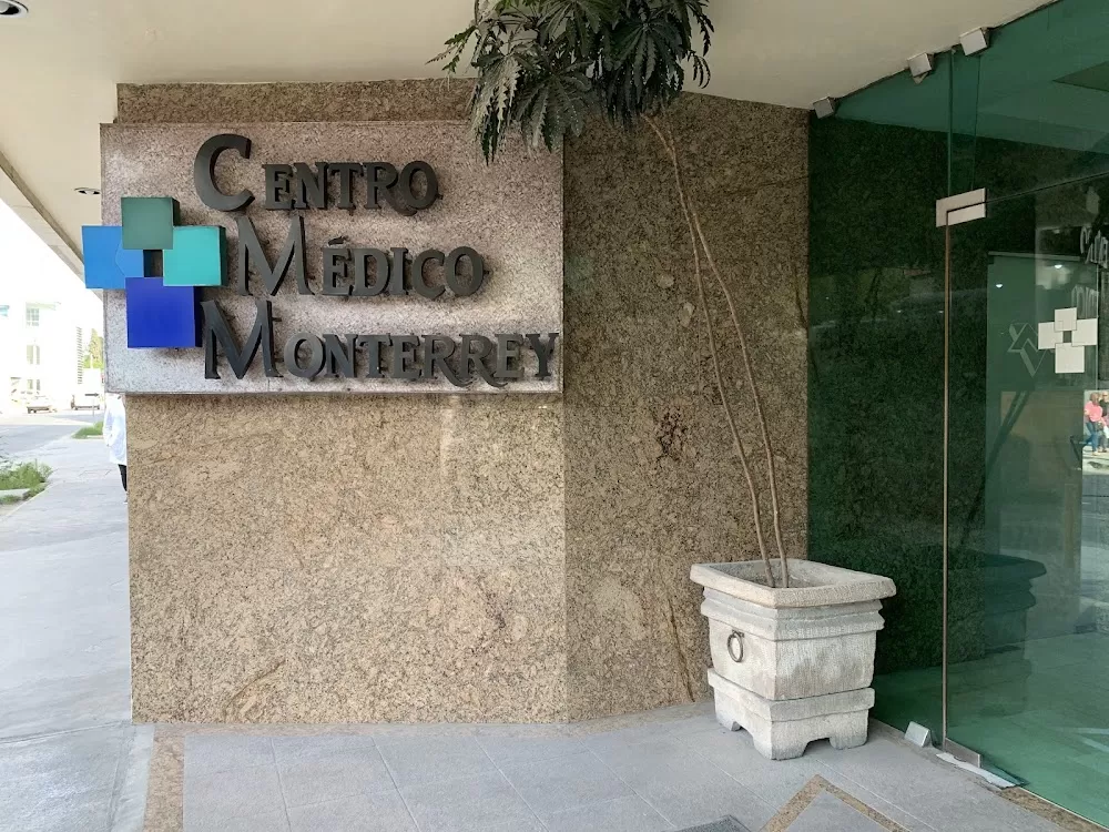 Centro Médico Monterrey - Photo 2
