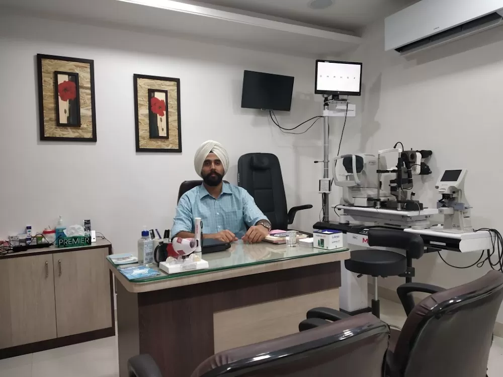 Hi-Tech Eye Care and Laser Centre - Photo 8