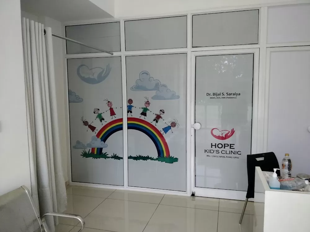 Hope Children hospital & Vaccination Centre - Photo 4