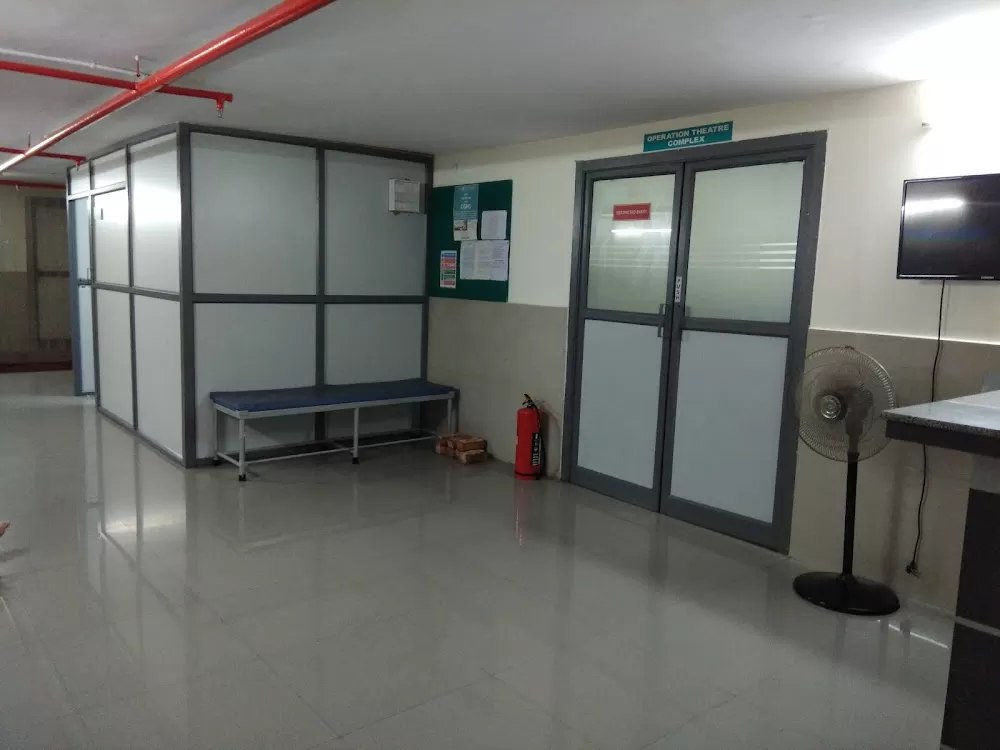 Neoretina Eyecare Institute - Photo 7