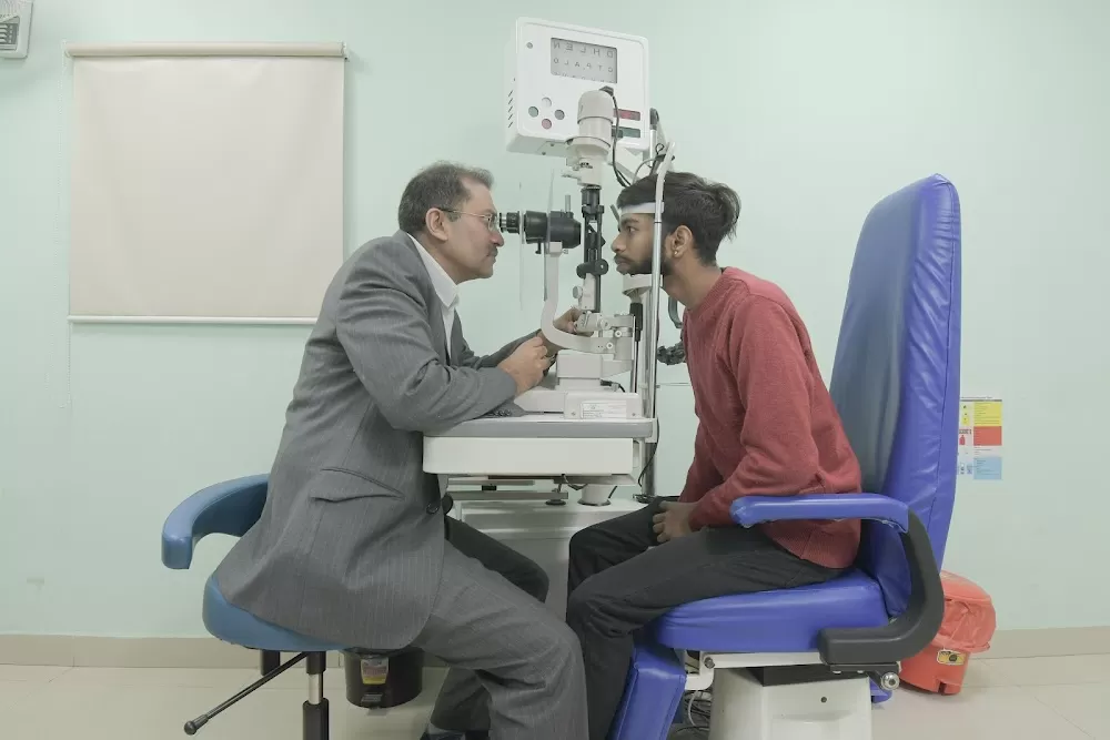Cataract Surgery Specialists at Eye-Q Hospitals in Gurgaon - Photo 8