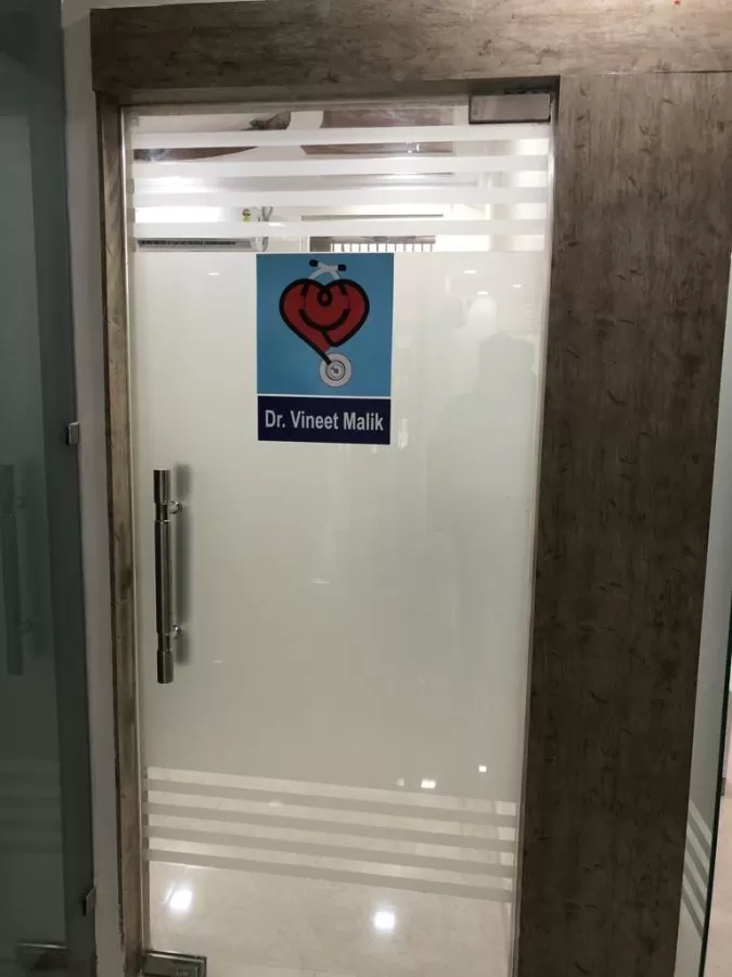 Dr Vineet Malik, Best Cardiologist in Delhi, Heart Specialist Pitampura, Interventional Cardiologist/ANGIOGRAPHY Punjabi Bagh - Photo 4