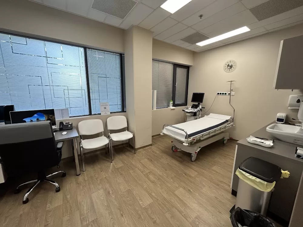 Medicare Ügyeleti Centrum (Urgent Care Center) - Photo 1