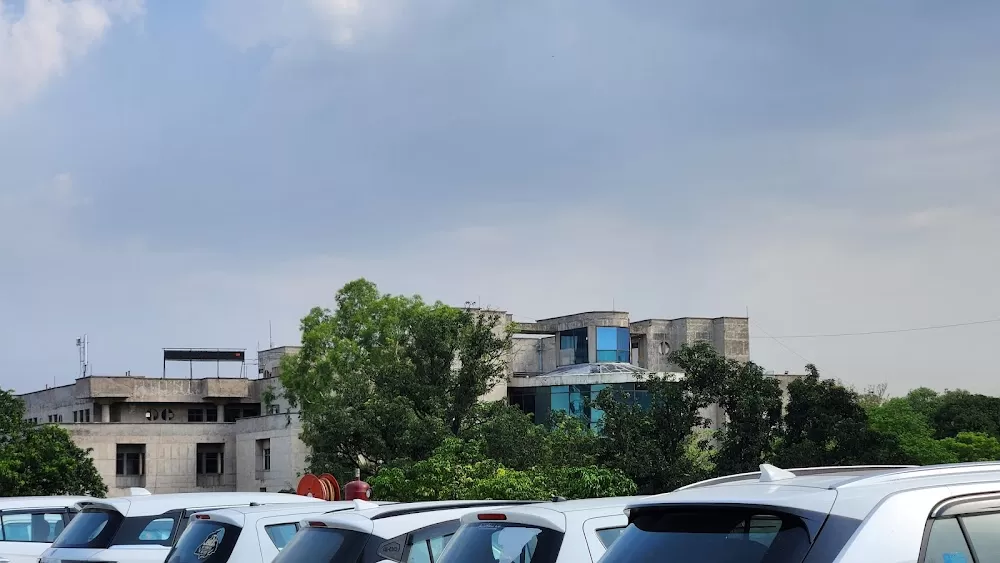 Advanced Eye Center (OPD) PGI - Photo 4