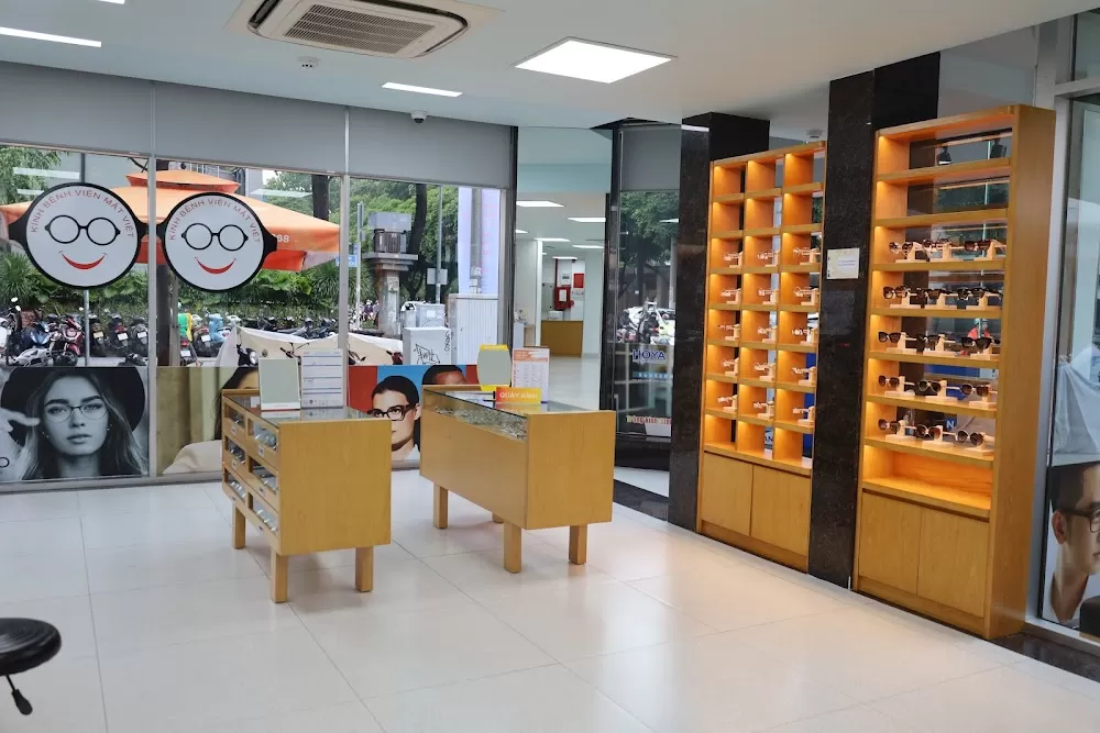 Bệnh viện mắt Việt - Bác sĩ Thái Thành Nam - Photo 2