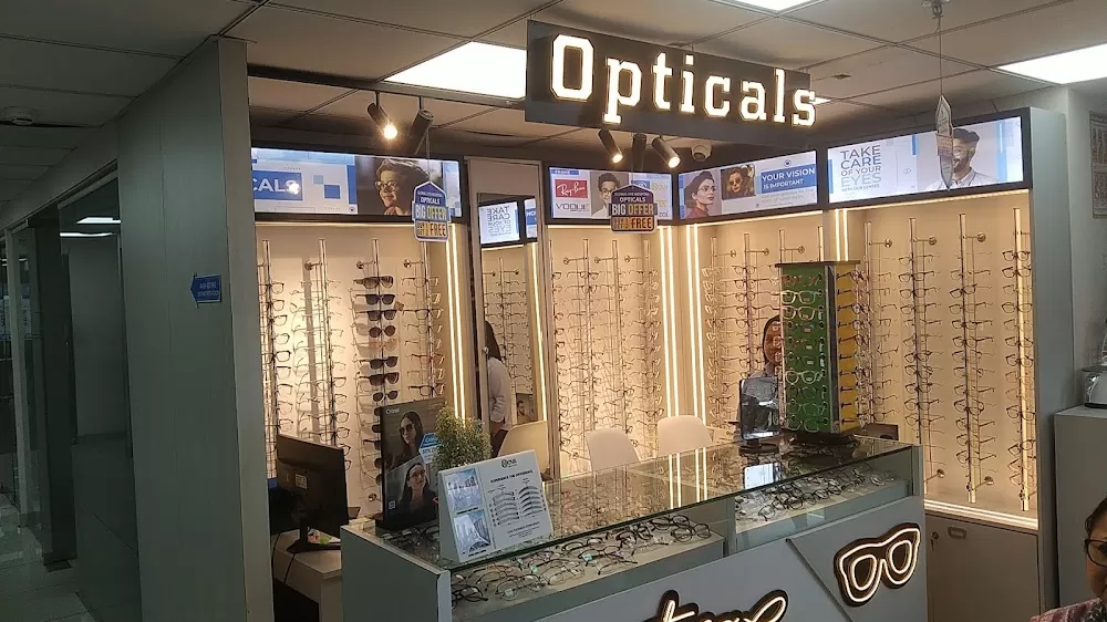 Global Eye Hospital - Photo 7