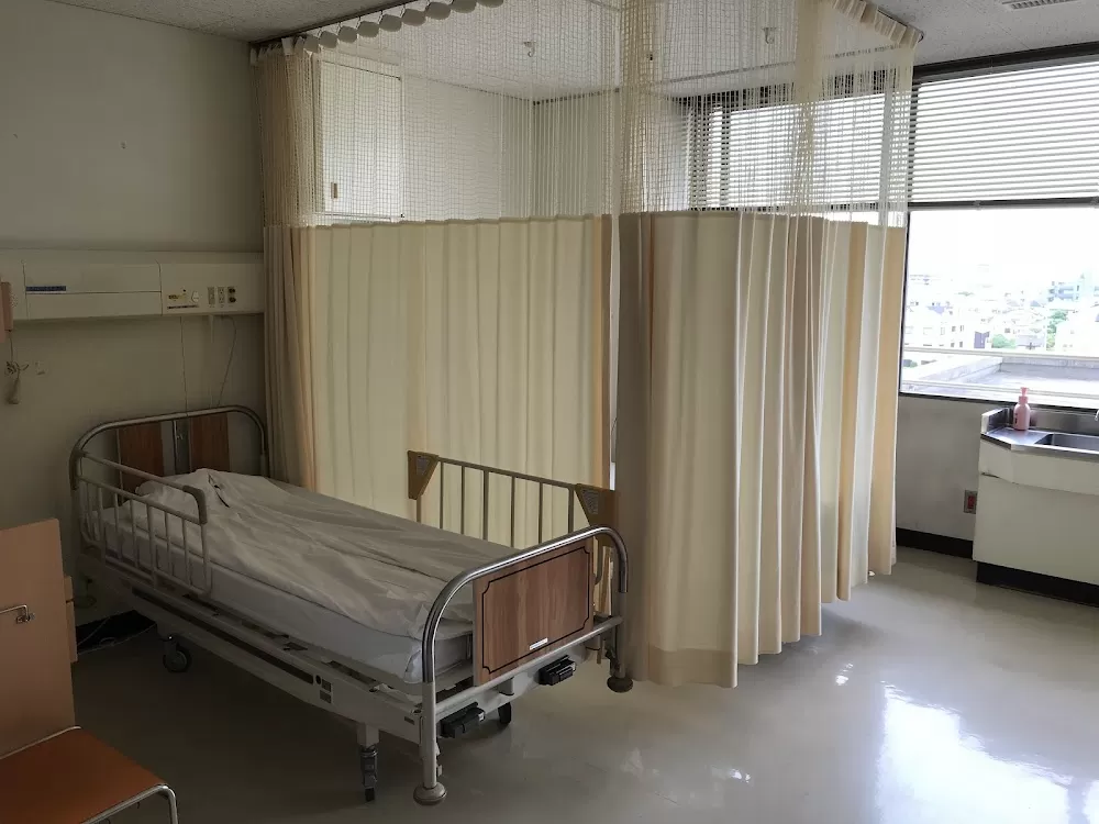 Kinki Central Hospital - Photo 2