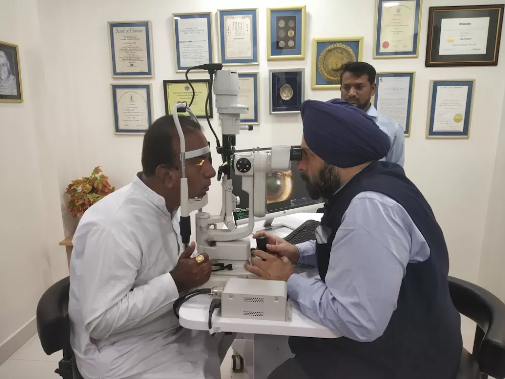 Dr. Manbir Singh - Best Cataract Surgeon, Glaucoma Expert, Lasik surgeon, Bhopal - Photo 7