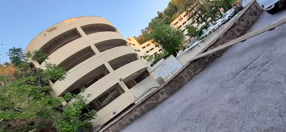 T.C SBÜ Bozyaka EAH Göztepe Semt Polikliniği - Photo 1