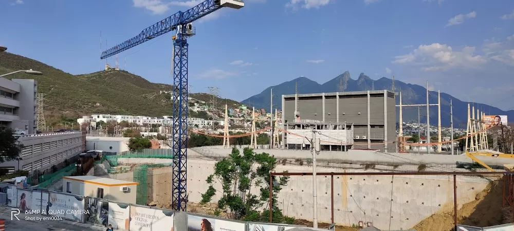 Torre de Especialidades Médicas - Hospital Ángeles Valle Oriente - Photo 6