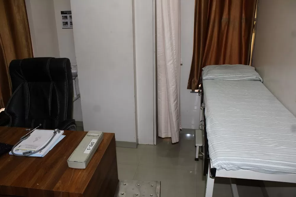 𝐃𝐫.𝐒𝐚𝐜𝐡𝐢𝐧 𝐃𝐞𝐨𝐫𝐞-Gallbladder Surgeon | Varicose Veins Laser Treatment |Hernia Surgeon in Nashik| Pilonidal Sinus Treatment - Photo 1