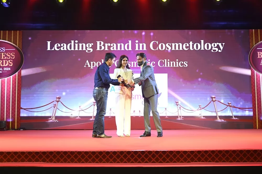 Apollo Dental Clinic - Vivekananda Road - Photo 6