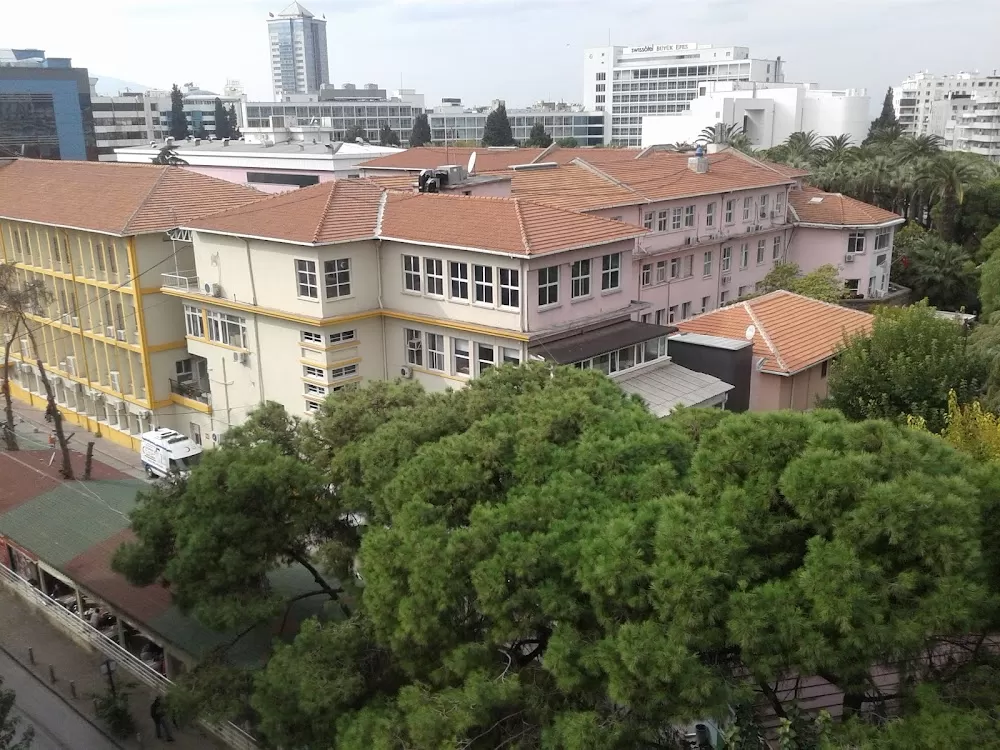 S.B.Ü Dr. Behçet Uz Çocuk Hastalıkları Ve Cerrahisi Eğitim Ve Araştırma Hastanesi - Photo 2