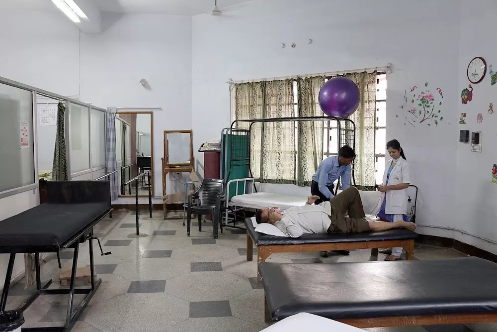 Swami Vivekanand Regional Spine Center - Photo 3