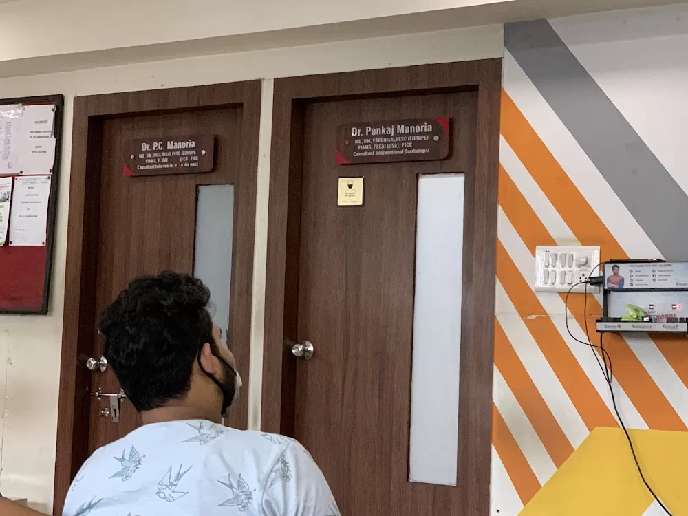 Dr Pankaj Manoria (Manoria Heart & Critical Care Hospital) - Photo 8