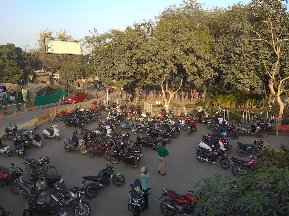AIIMS Jai Prakash Narayan Apex Trauma Center - Photo 8